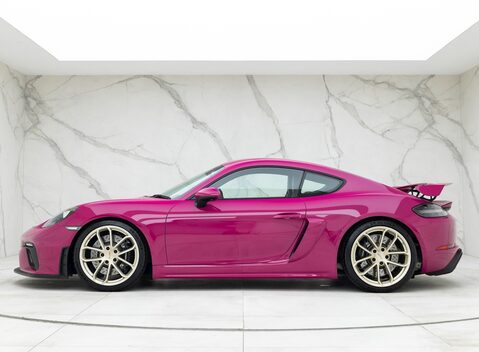 Porsche 718 Cayman GT4 2