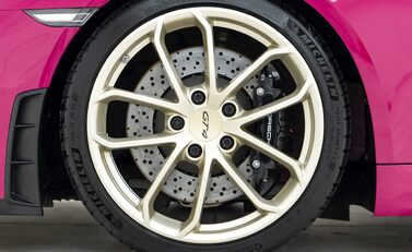 Porsche 718 Cayman GT4 8