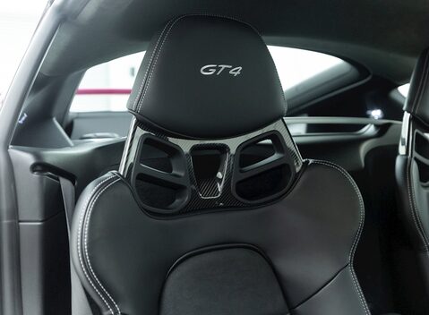 Porsche 718 Cayman GT4 11