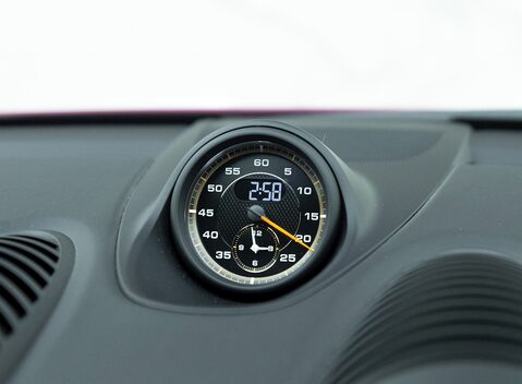 Porsche 718 Cayman GT4 15