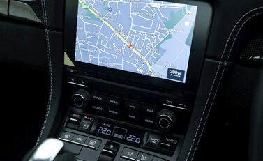 Porsche 718 Cayman GT4 16