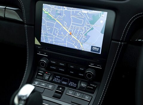 Porsche 718 Cayman GT4 16