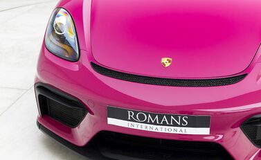 Porsche 718 Cayman GT4 20