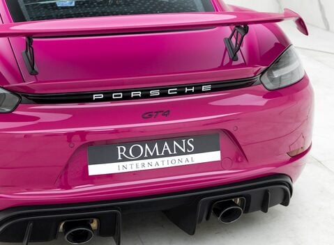 Porsche 718 Cayman GT4 21