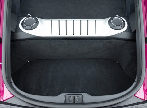 Porsche 718 Cayman GT4 26