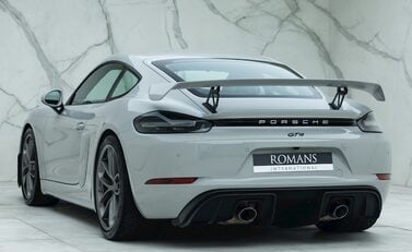 Porsche 718 Cayman GT4 3