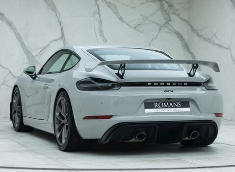Porsche 718 Cayman GT4 3