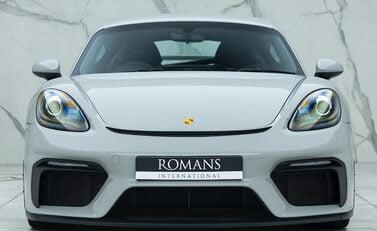 Porsche 718 Cayman GT4 4