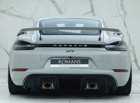 Porsche 718 Cayman GT4 5