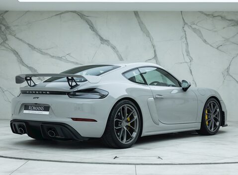 Porsche 718 Cayman GT4 7