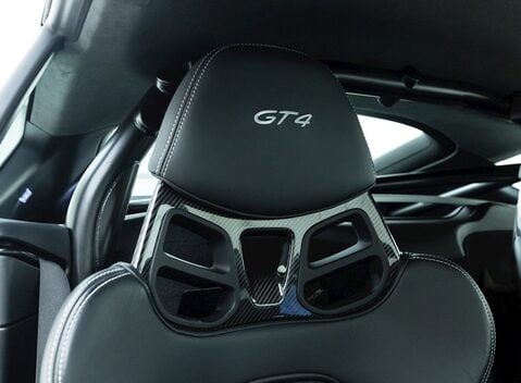 Porsche 718 Cayman GT4 11