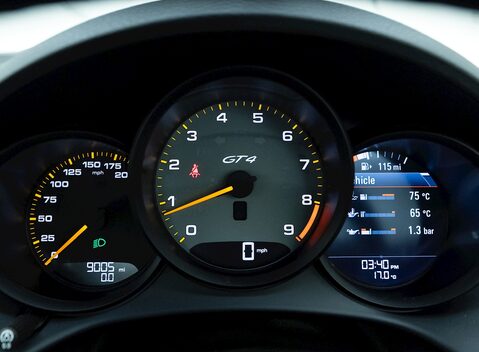 Porsche 718 Cayman GT4 17