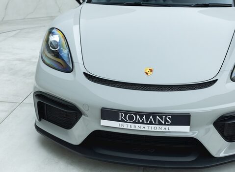 Porsche 718 Cayman GT4 24