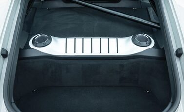 Porsche 718 Cayman GT4 31