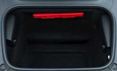 Porsche 718 Cayman GT4 33