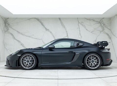 Porsche Cayman GT4 RS (718) 2