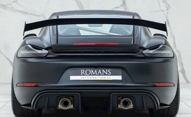 Porsche Cayman GT4 RS (718) 5
