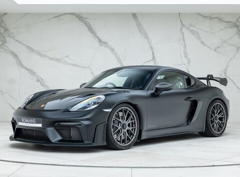 Porsche Cayman GT4 RS (718) 6