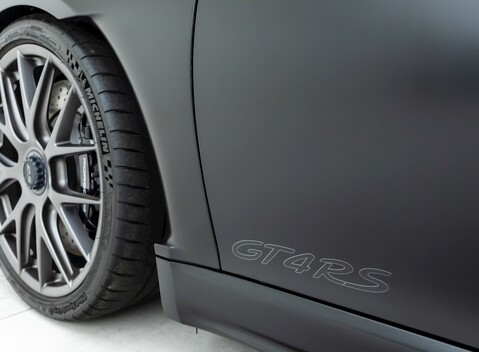 Porsche Cayman GT4 RS (718) 30