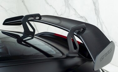 Porsche Cayman GT4 RS (718) 39
