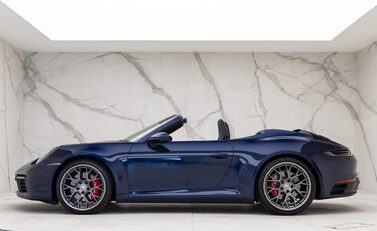 Porsche 911 (992) Carrera 4S Cabriolet 2