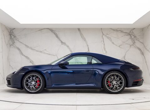 Porsche 911 (992) Carrera 4S Cabriolet 3