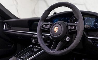 Porsche 911 (992) Carrera 4S Cabriolet 12