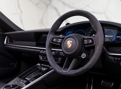 Porsche 911 (992) Carrera 4S Cabriolet 12