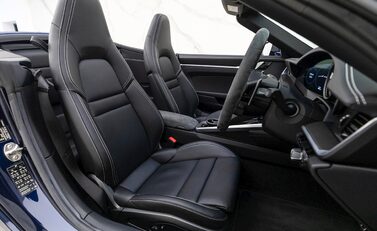 Porsche 911 (992) Carrera 4S Cabriolet 13