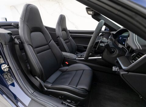 Porsche 911 (992) Carrera 4S Cabriolet 13