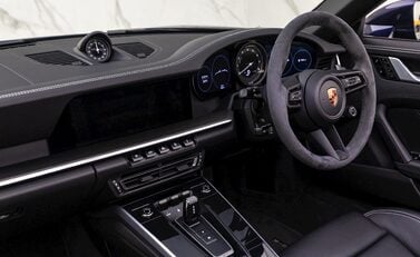 Porsche 911 (992) Carrera 4S Cabriolet 16