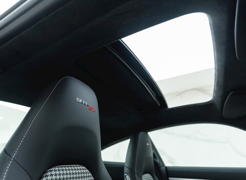 Porsche 911 (991) 50th Anniversary Edition 12