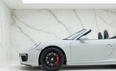 Porsche 911 (991.2) Turbo Cabriolet 30