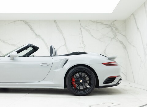 Porsche 911 (991.2) Turbo Cabriolet 31