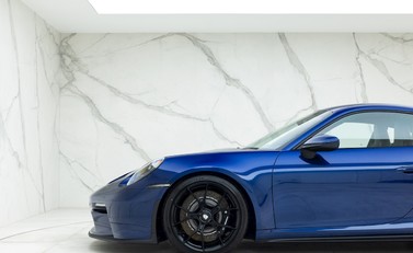 Porsche 911 (992) GT3 Touring 21