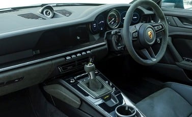Porsche 911 (992) GT3 13