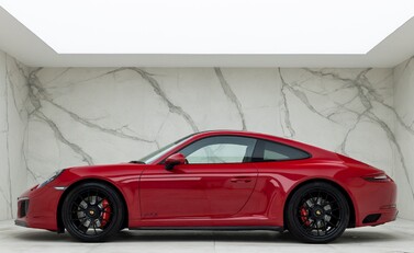 Porsche 911 (991.2) Carrera 4 GTS 2