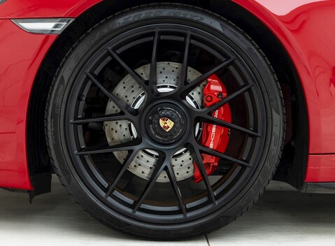 Porsche 911 (991.2) Carrera 4 GTS 8