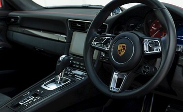 Porsche 911 (991.2) Carrera 4 GTS 9