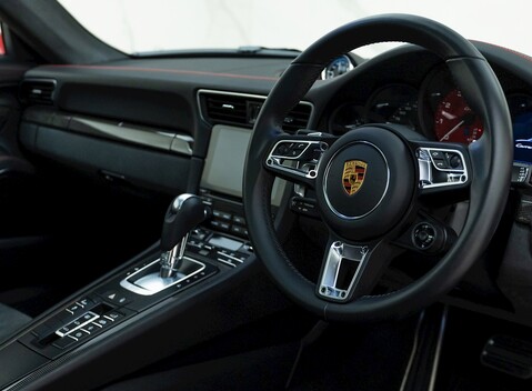 Porsche 911 (991.2) Carrera 4 GTS 9