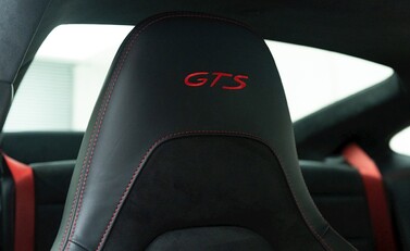 Porsche 911 (991.2) Carrera 4 GTS 11