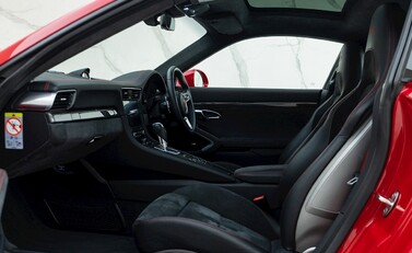 Porsche 911 (991.2) Carrera 4 GTS 14