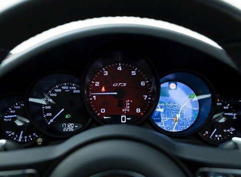 Porsche 911 (991.2) Carrera 4 GTS 16