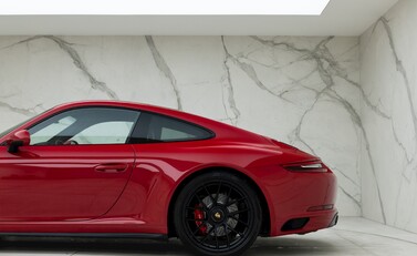 Porsche 911 (991.2) Carrera 4 GTS 25