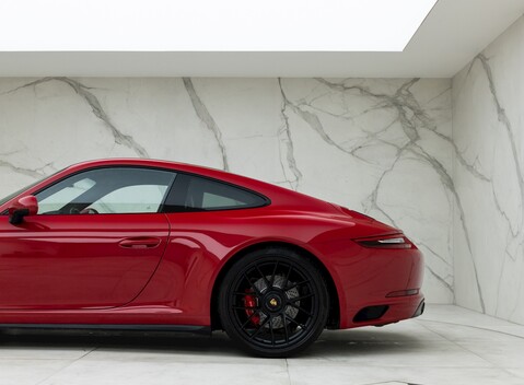 Porsche 911 (991.2) Carrera 4 GTS 25