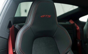 Porsche 911 (992) Carrera 4 GTS 11