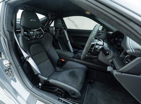 Porsche 911 (992) GT3 10
