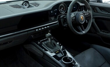Porsche 911 (992) GT3 13