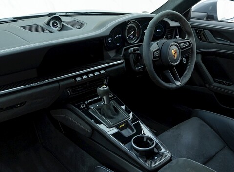 Porsche 911 (992) GT3 13