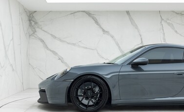 Porsche 911 (992) GT3 25